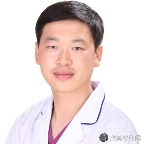 烟台鹏爱整形美容魏璐做自体脂肪丰下巴怎么样？附医生简介-自体脂肪丰下巴