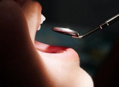 青岛可恩口腔医院：2024年种植牙技术新突破，即刻种植与显微根管治疗引领行
