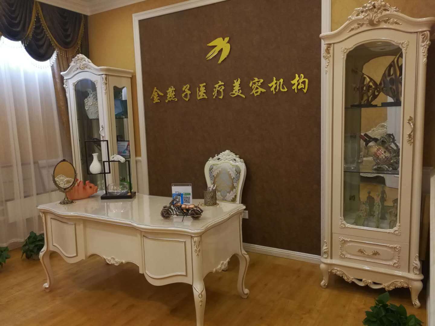 北京金燕子溶脂瘦脸手术案例分享，整形项目详细价格表一览，费用多少贵吗？